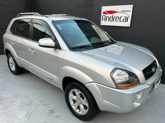 HYUNDAI TUCSON 2.0 MPFI GLS 16V 143CV 2WD FLEX 4P AUTOMÁTICO HYUNDAI TUCSON 2.0 MPFI GLS 16V 143CV 2WD FLEX 4P AUTOMÁTICO