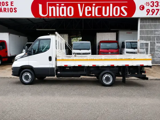 IVECO DAILY 3.0 TURBO DIESEL 70-180 CS MOTORHOME AUTOMÁTICO IVECO DAILY 3.0 TURBO DIESEL 70-180 CS MOTORHOME AUTOMÁTICO