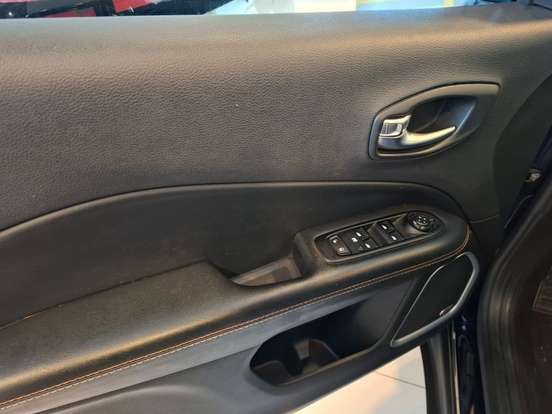 JEEP-COMPASS-2.0 16V FLEX LONGITUDE AUTOMÁTICO JEEP-COMPASS-2020