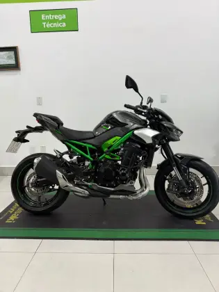 KAWASAKI Z900 KAWASAKI Z900