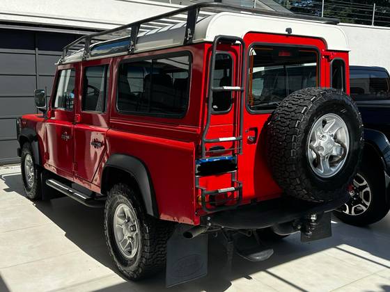 LAND ROVER DEFENDER 2.5 COUNTY SW 110 4X4 TURBO DIESEL 4P MANUAL
