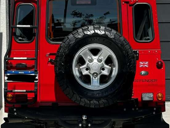 LAND ROVER-DEFENDER-2.5 COUNTY SW 110 4X4 TURBO DIESEL 4P MANUAL LAND ROVER-DEFENDER-2000