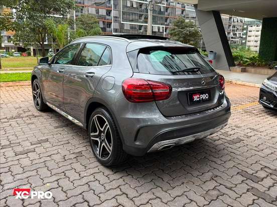 MERCEDES-BENZ-GLA 250-2019