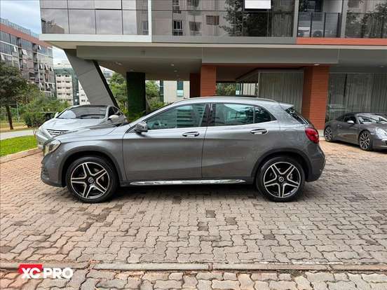 MERCEDES-BENZ-GLA 250-2019