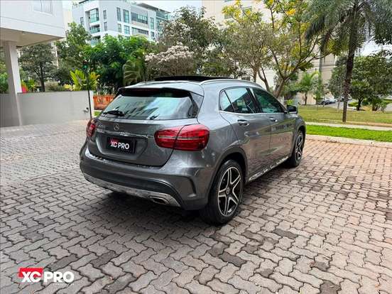 MERCEDES-BENZ-GLA 250-2019