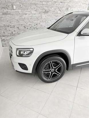 MERCEDES-BENZ-GLB 200-2022