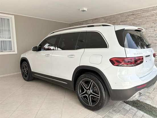 MERCEDES-BENZ-GLB 200-2022