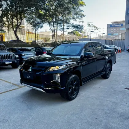MITSUBISHI L200 TRITON 2.4 16V TURBO DIESEL SPORT HPE CD 4P 4X4 AUTOMÁTICO MITSUBISHI L200 TRITON 2.4 16V TURBO DIESEL SPORT HPE CD 4P 4X4 AUTOMÁTICO