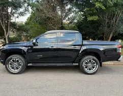 MITSUBISHI L200 TRITON 2.4 16V TURBO DIESEL SPORT HPE-S CD 4P 4X4 AUTOMÁTICO MITSUBISHI L200 TRITON 2.4 16V TURBO DIESEL SPORT HPE-S CD 4P 4X4 AUTOMÁTICO
