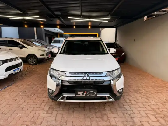 MITSUBISHI-OUTLANDER-2.0 MIVEC GASOLINA HPE AUTOMÁTICO MITSUBISHI-OUTLANDER-2018
