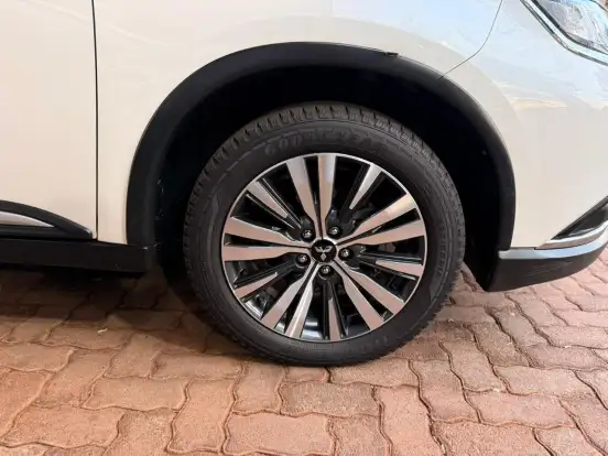 MITSUBISHI-OUTLANDER-2018