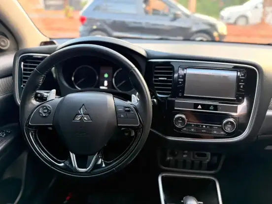 MITSUBISHI-OUTLANDER-2018