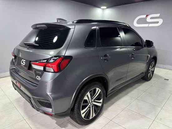 MITSUBISHI-OUTLANDER-2020