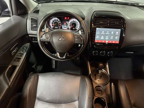 MITSUBISHI-OUTLANDER-2020
