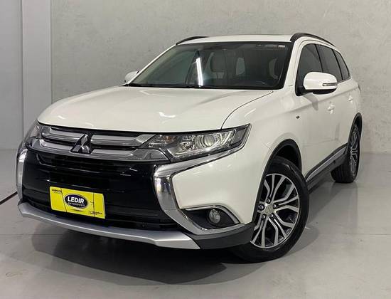 MITSUBISHI OUTLANDER 3.0 GT 4X4 V6 24V GASOLINA 4P AUTOMÁTICO