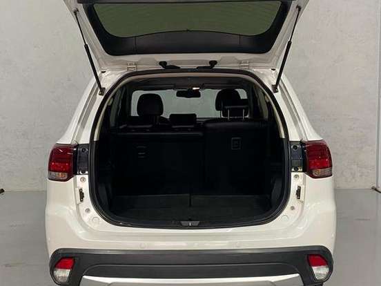 MITSUBISHI-OUTLANDER-3.0 GT 4X4 V6 24V GASOLINA 4P AUTOMÁTICO MITSUBISHI-OUTLANDER-2015