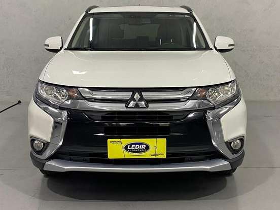 MITSUBISHI-OUTLANDER-3.0 GT 4X4 V6 24V GASOLINA 4P AUTOMÁTICO MITSUBISHI-OUTLANDER-2015