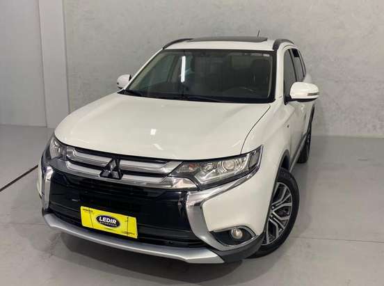 MITSUBISHI-OUTLANDER-2015