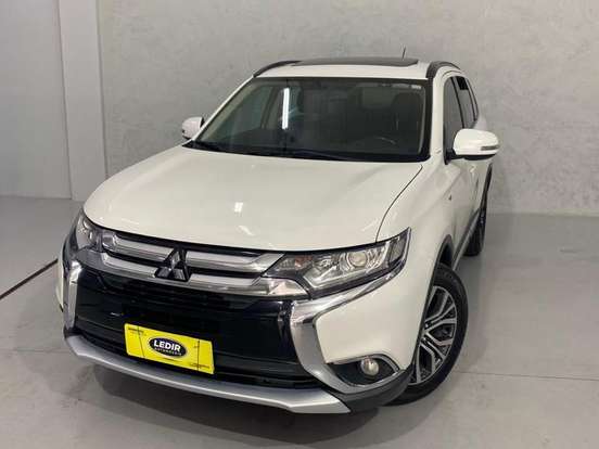 MITSUBISHI-OUTLANDER-3.0 GT 4X4 V6 24V GASOLINA 4P AUTOMÁTICO MITSUBISHI-OUTLANDER-2015