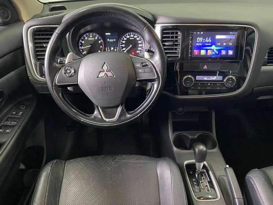 MITSUBISHI-OUTLANDER-3.0 GT 4X4 V6 24V GASOLINA 4P AUTOMÁTICO MITSUBISHI-OUTLANDER-2015