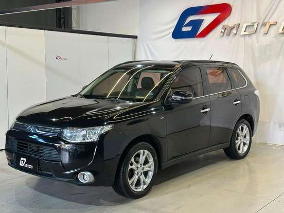 MITSUBISHI-OUTLANDER-3.0 GT 4X4 V6 24V GASOLINA 4P AUTOMÁTICO MITSUBISHI-OUTLANDER-2014