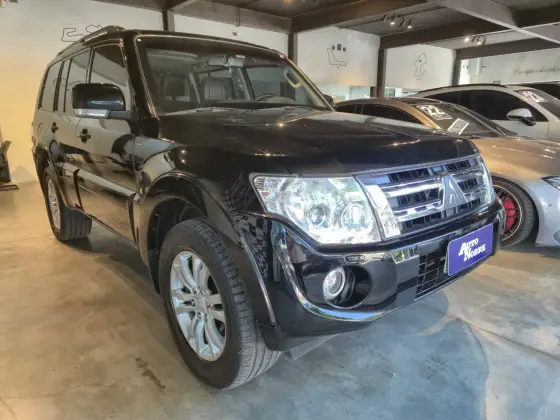 MITSUBISHI PAJERO FULL 3.8 HPE 4X4 V6 24V GASOLINA 4P AUTOMÁTICO MITSUBISHI PAJERO FULL 3.8 HPE 4X4 V6 24V GASOLINA 4P AUTOMÁTICO