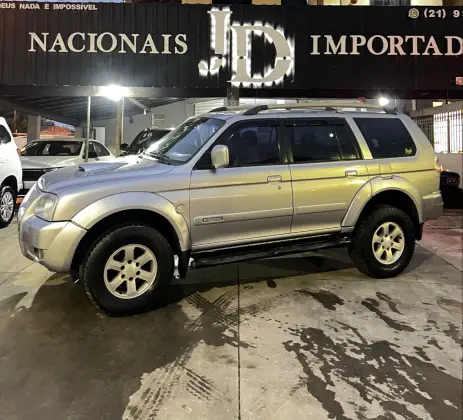 MITSUBISHI PAJERO SPORT 2.5 HPE 4X4 8V TURBO INTERCOOLER DIESEL 4P AUTOMÁTICO MITSUBISHI PAJERO SPORT 2.5 HPE 4X4 8V TURBO INTERCOOLER DIESEL 4P AUTOMÁTICO