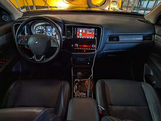 MITSUBISHI-OUTLANDER-2.0 MIVEC GASOLINA HPE AUTOMÁTICO MITSUBISHI-OUTLANDER-2019