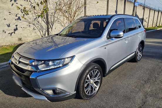 MITSUBISHI-OUTLANDER-2016