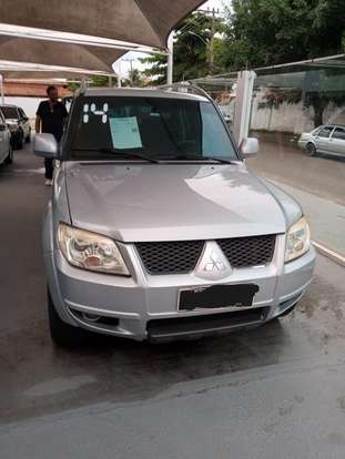 MITSUBISHI-PAJERO TR4-2.0 4X2 16V 140CV FLEX 4P AUTOMÁTICO MITSUBISHI-PAJERO TR4-2013