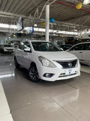 NISSAN VERSA 1.6 16V FLEXSTART SL 4P XTRONIC NISSAN VERSA 1.6 16V FLEXSTART SL 4P XTRONIC