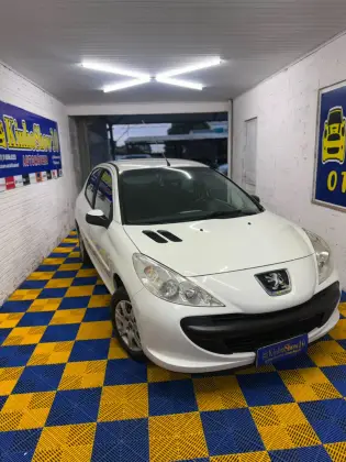 PEUGEOT 207 1.4 XR 8V FLEX 4P MANUAL PEUGEOT 207 1.4 XR 8V FLEX 4P MANUAL