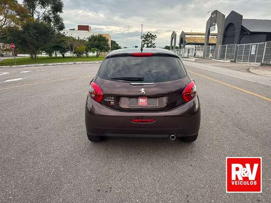 PEUGEOT-208-2017