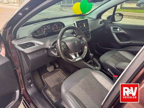 PEUGEOT-208-2017