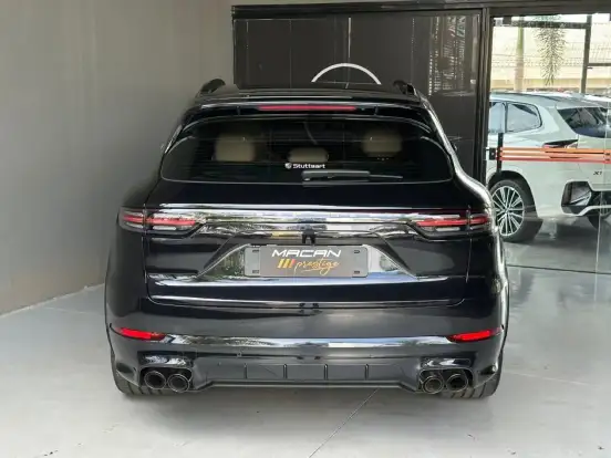 PORSCHE-CAYENNE-2022