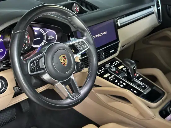 PORSCHE-CAYENNE-2022