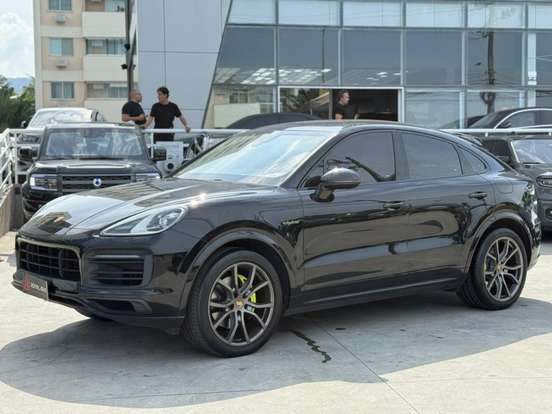 PORSCHE-CAYENNE-2023