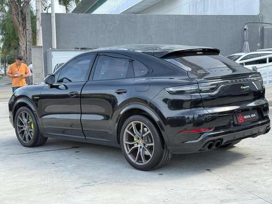PORSCHE-CAYENNE-2023