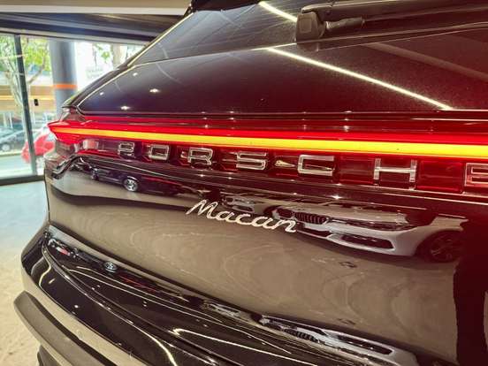 PORSCHE-MACAN-2022