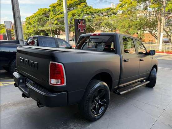 RAM-CLASSIC-5.7 V8 GASOLINA LARAMIE NIGHT EDITION CD 4X4 AUTOMÁTICO RAM-CLASSIC-2023