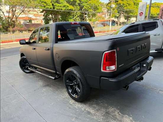 RAM-CLASSIC-5.7 V8 GASOLINA LARAMIE NIGHT EDITION CD 4X4 AUTOMÁTICO RAM-CLASSIC-2023