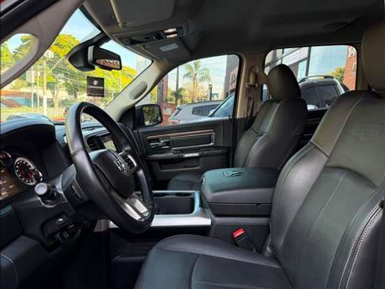 RAM-CLASSIC-5.7 V8 GASOLINA LARAMIE NIGHT EDITION CD 4X4 AUTOMÁTICO RAM-CLASSIC-2023