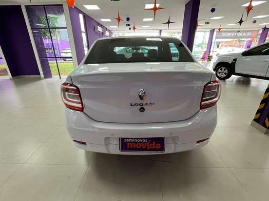 RENAULT-LOGAN-2024