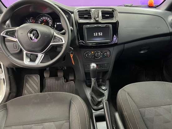 RENAULT-LOGAN-2024