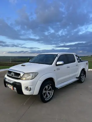 TOYOTA HILUX 2.5 STD 4X4 CD 16V TURBO DIESEL 4P MANUAL TOYOTA HILUX 2.5 STD 4X4 CD 16V TURBO DIESEL 4P MANUAL