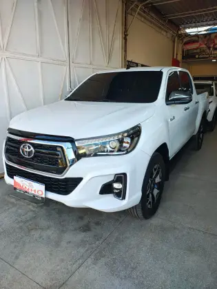 TOYOTA HILUX 2.8 SRX 4X4 CD 16V DIESEL 4P AUTOMÁTICO