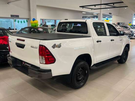 TOYOTA-HILUX-2024