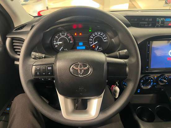 TOYOTA-HILUX-2024