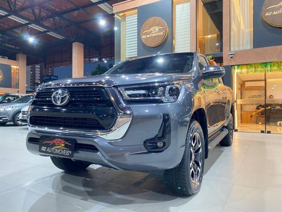 TOYOTA HILUX 2.8 D-4D TURBO DIESEL CD SRV 4X4 AUTOMÁTICO