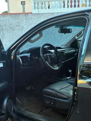 TOYOTA-HILUX-2016